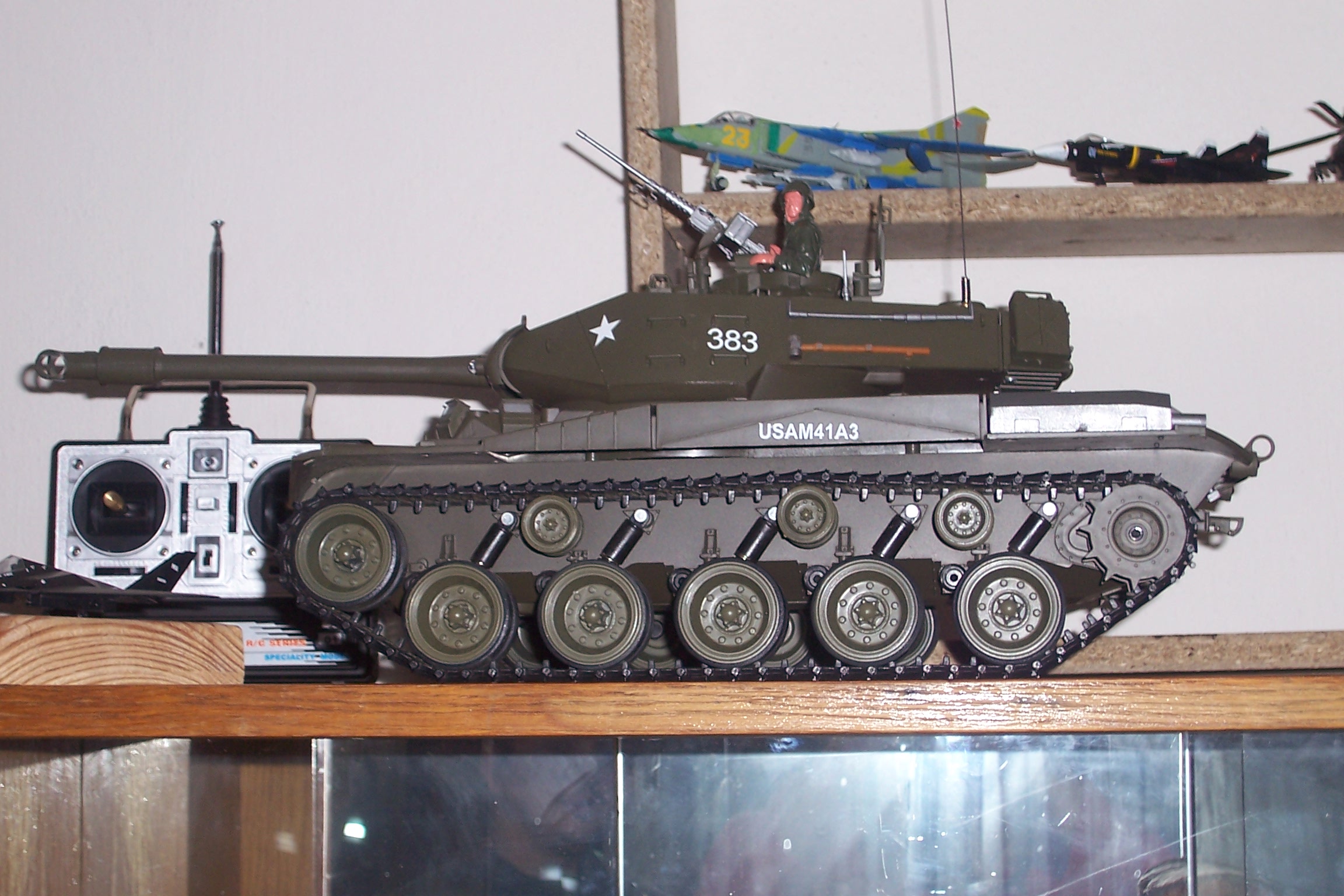 Tank 14.03.09 001.jpg